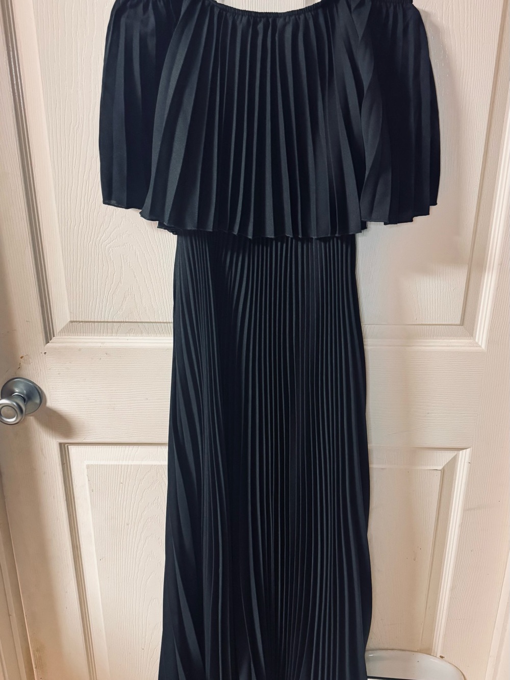 Boutique Off-Shoulder Black Pleated Maxi Dress